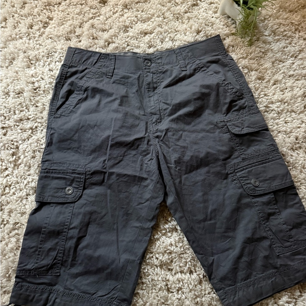 George dark grey men’s cargo shorts with a relaxed fit
Size 32